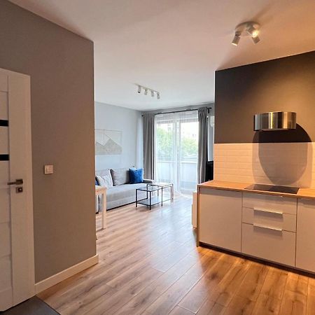Close To Chopin Airport, Cybernetyki, Free Parking By Cosmo Spirit Varsovia Exterior foto