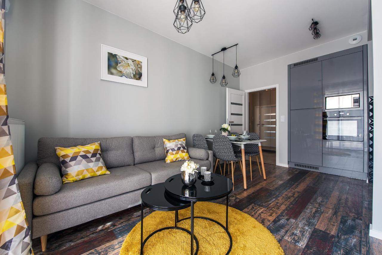 Close To Chopin Airport, Cybernetyki, Free Parking By Cosmo Spirit Varsovia Exterior foto