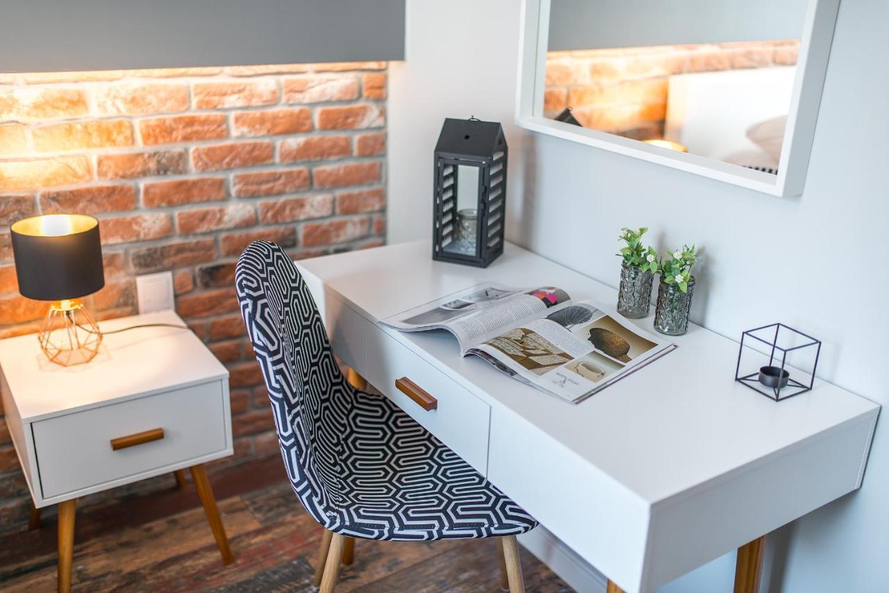 Close To Chopin Airport, Cybernetyki, Free Parking By Cosmo Spirit Varsovia Exterior foto