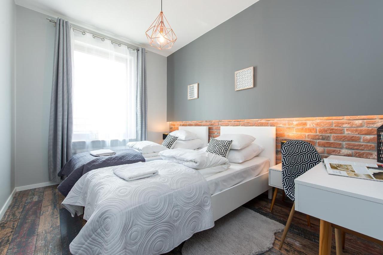 Close To Chopin Airport, Cybernetyki, Free Parking By Cosmo Spirit Varsovia Exterior foto