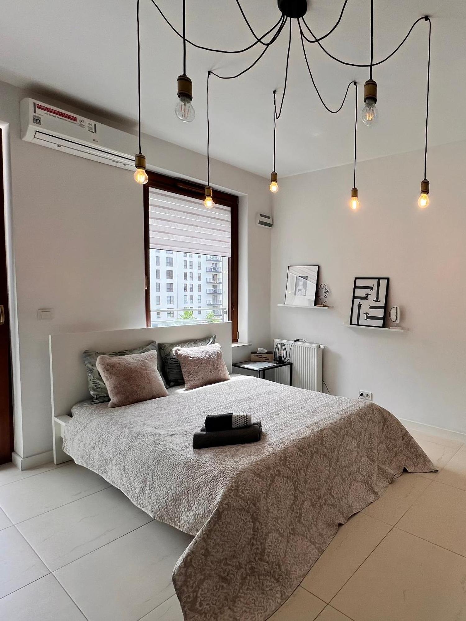 Close To Chopin Airport, Cybernetyki, Free Parking By Cosmo Spirit Varsovia Exterior foto