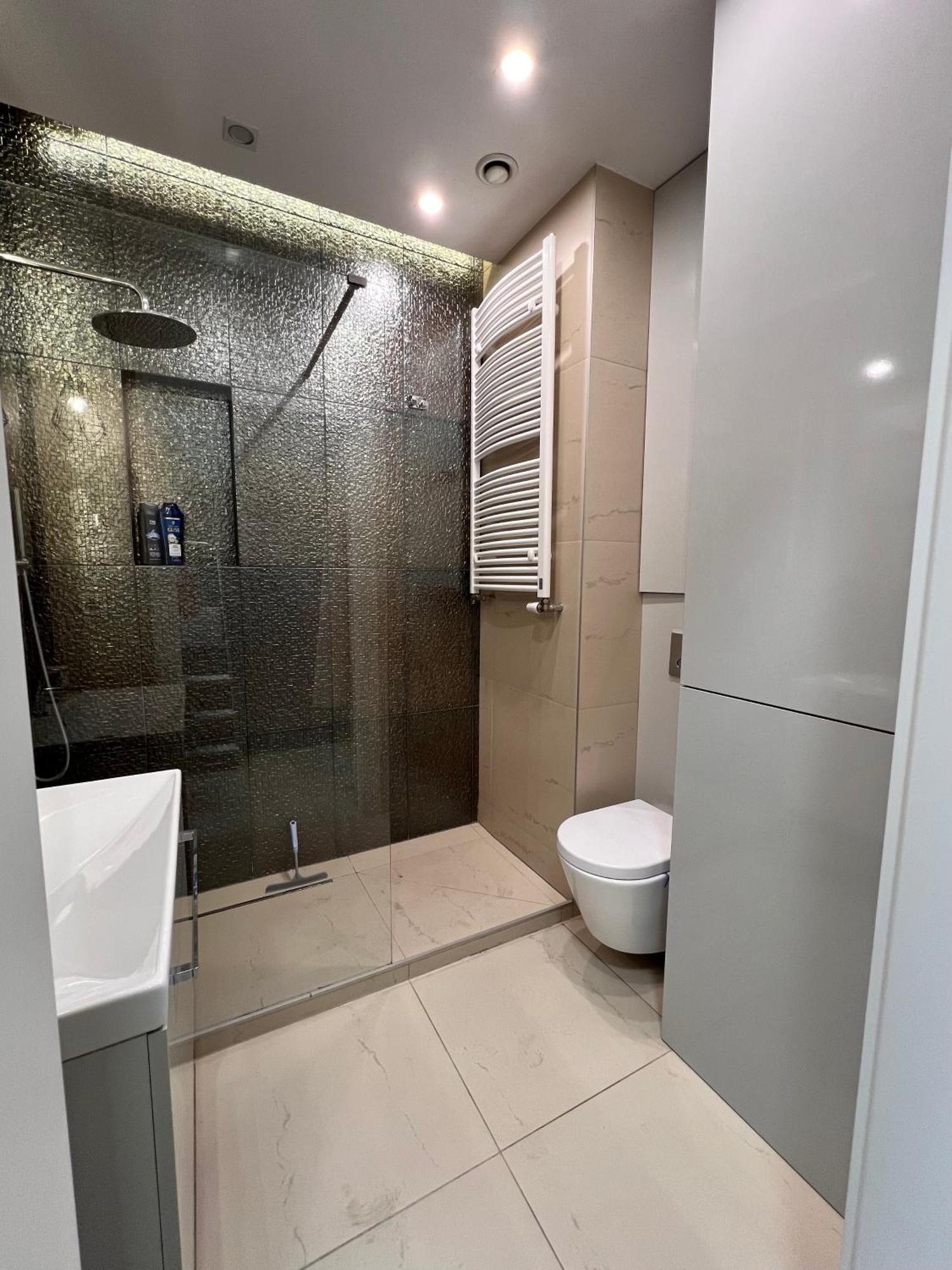 Close To Chopin Airport, Cybernetyki, Free Parking By Cosmo Spirit Varsovia Exterior foto
